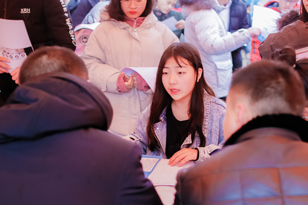 热烈祝贺南京新华2019年第一批实习生赴企就职