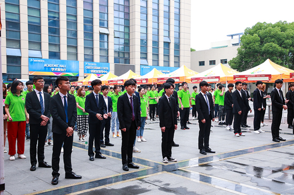 南京新华第十八届校园人才交流会暨2019年创就业宣传周启动仪式正式启幕！